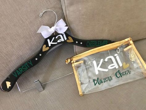 Cheer Hangers, Cheer Gift Bags, Cheerleading Team Gifts, Cheer Camp Gifts, Cheer Bags, Cheer Accessories, Cheer Squad Gifts, Camp Gifts, Cheer Team Pictures