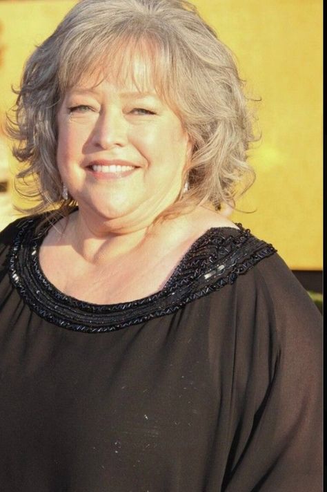 55+ Best Short Hairstyles for Overweight Over 50 2023 - Latest Plus Size Tips Medium Length Curly Hairstyles For Women Over 50, Easy Hairstyles Over 50, Hairstyles For Plus Size Women Over 50, Plus Size Hairstyles Double Chin, Short Hair Round Face Plus Size, Above Shoulder Hair, Fat Face Haircuts, Long Hair 50, Plus Size Hairstyles