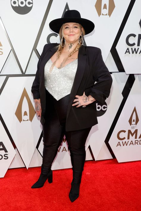 2021 CMA Awards Red Carpet Photos – Billboard Deana Carter, 2021 Red Carpet, Emma Slater, Maddie & Tae, Elle King, Rachel Smith, Darius Rucker, Scotty Mccreery, Zachary Levi