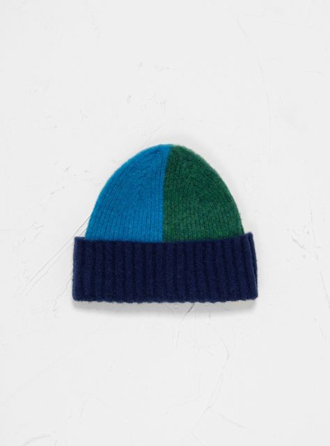 Vintage Beanie, Blue And Green Outfit, Space Hat, Wool Beanie, Oui Oui, Diy Knitting, Crochet Beanie, Knit Fashion, Knitting Inspiration