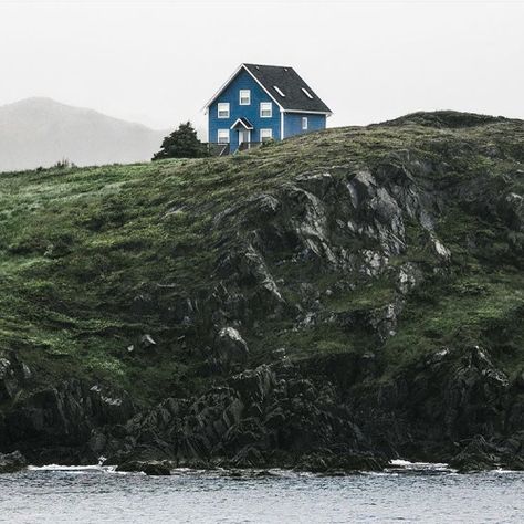 Scenery Photos, Blue House, Newfoundland, Travel Stories, Pretty Places, Pin It, Nature Travel, Beautiful World, The Ocean