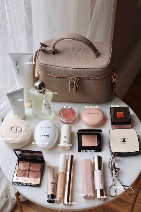 Emo Aesthetic Makeup, Ilia Beauty, Givenchy Beauty, Expensive Makeup, Makeup Bag Essentials, Minimalist Makeup, Emo Aesthetic, Favorite Makeup Products, Makeup Needs