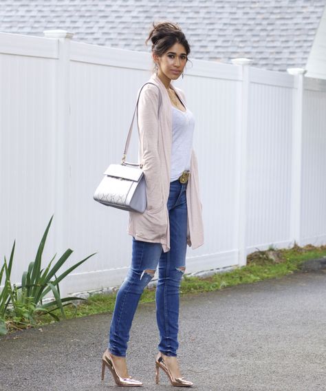 Rose gold outfit, rose gold shoes, rose gold, pink outfit, blush cardigan, cute casual outfit, distressed jeans, summer style, summer outfit, skinny jeans, pink shoes, pink heels, the style Contour Gold High Heels Outfit, Rose Gold Heels Outfit, Shiny Shoes Outfit, Gold Shoes Outfit Casual, Rose Gold Shoes Outfit, Blush Blazer Outfit, Rose Gold Shoes Heels, Gold Heels Outfit, Gold Shoes Outfit