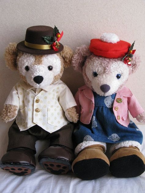 Awesome Pawesome Outfits cousins! Duffy Outfits, Duffy The Disney Bear, Bear Clothes, Disney Bear, Teddy Bear, Disney, Animals, Clothes, Art