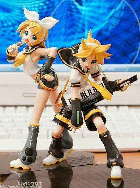 Kagamine Rin | Kagamine Len | Kagamine rin icons | Kagamine len icons | project sekai icons | colorful stage icons | vocaloid | pfps | anime icons | vocaloid icons | rin figure | len figure | Len | Rin | cute | rin and len Vocaloid Figures, Cosplay Items, Len Y Rin, Kagamine Rin And Len, Cool Figures, Rin And Len, Cute Figures, 3d Figures, Vocaloid Characters