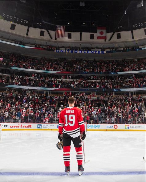 Nhl Backgrounds, Hockey Pictures, Jonathan Toews, United Center, Anthony Edwards, Hockey Teams, Chicago Blackhawks, Hawks, Ice Hockey