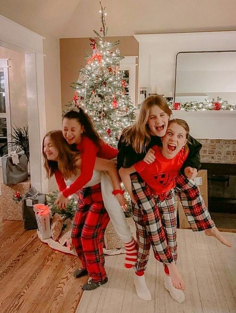 Christmas Friends, Christmas Pictures, Christmas Pajamas, The Christmas, Christmas Time, Pajamas, Christmas