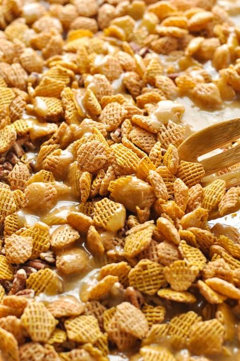 Sweet And Salty Halloween Chex Mix Recipes, Sweet And Salty Snack Mix Recipes Chex Cereal, Candied Chex Mix Recipe, Best Chex Mix Recipe Sweet And Salty, Chec Mix Recipe Caramel, Sweet Snack Mixes For A Crowd, Easy Salty Snacks Homemade, Sweet Salty Chex Mix Recipes, Dry Snacks For Party