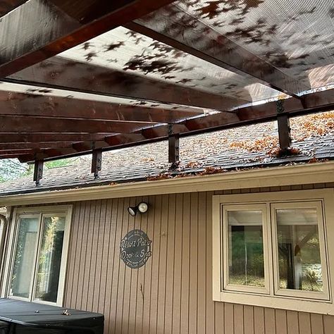 Beautiful DIY Porch and Spa Cover | Patio Roof Riser Diy Porch Roof, Outdoor Structure, Porch Roof, Diy Porch, Patio Roof, Roofing Systems, Diy Patio, Diy Creative, Covered Patio