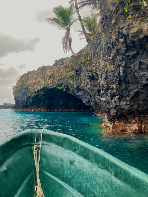 #saotome #saotomeeprincipe #beach #paradise #tropicalbeach #hawaiibeach #africabeach #africaaesthetic #beachaesthetic #summeraesthetic #travelaesthetic #saotomeaesthetic #tropicalaesthetic #boat #boataesthetic Travel Aesthetics, Sao Tome And Principe, Dream Trips, Full Time Travel, Hawaii Beaches, Beach Paradise, Travel Board, Tropical Islands, Beach Aesthetic