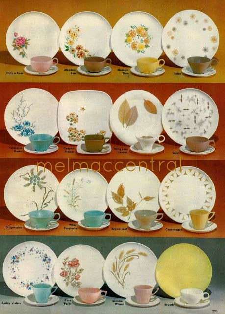 Dinnerware Vintage, 1960s Decor, Vintage Kitchen Accessories, Holiday China, Melamine Dishes, Vintage Dishware, The Fifties, Melamine Dinnerware, Kitchen Dinnerware