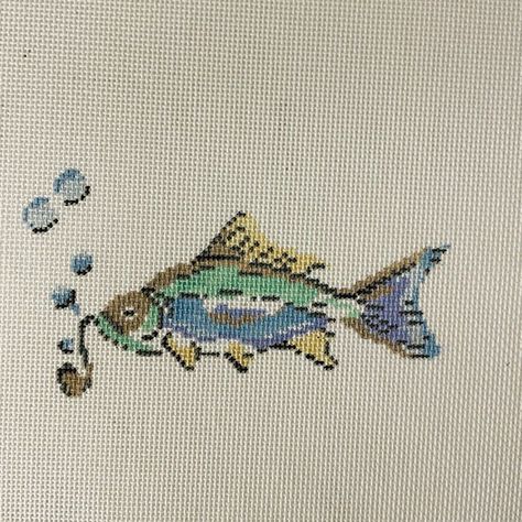 Cross Stitch Inspiration, Fish Needlepoint, Fish Pixel Art, Cool Cross Stitch, Fish Cross Stitch, Fish Embroidery, Love Cross Stitch, Creating Patterns, Needlepoint Designs