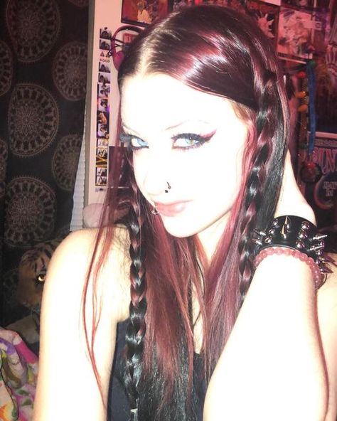 virginia on Instagram: "throwback ⭐️" Mallgoth Hairstyles, Mall Goth Hairstyles, Mall Goth Hair, Zombie Core, Mallgoth Aesthetic, Metal Hairstyles, 2000 Hair, Alternative Hairstyles, Alternative People