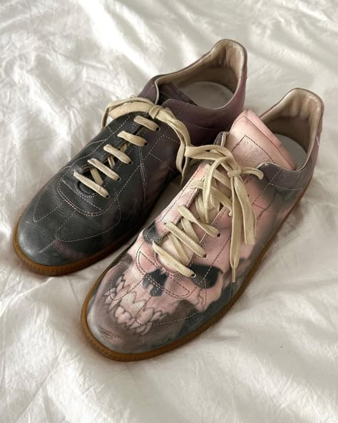 German Army Trainers, Pinterest Fits, Painted Skull, Techwear Fashion, Skull Shoes, Aesthetic Shoes, German Army, Swag Shoes, Martin Margiela