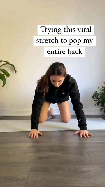 Back Cracking, Mid Back Pain, Middle Back Pain, Sciatica Pain Relief, Back Stretches For Pain, Back Pain Remedies, Yoga For Back Pain, Upper Back Pain, Lower Back Exercises