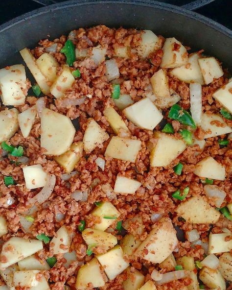 Ground Beef With Potatoes, Beef With Potatoes, Mexican Picadillo, Ground Beef Breakfast, Vegan Ground Beef, Cheap Vegan Meals, Vegetarian Mexican, Mexican Chicken Recipes, Vegan Beef