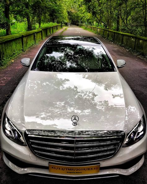 exotics spotted in kannur on Instagram: “"Look Into The Bright Side Of Life 💡" . . pc- @_black____beast_ . . #lookintoit #brightsideoflife #morningvibes #goodmorning #mercedesbenz…” Mercedes Benz E550, Black Beast, Bright Side Of Life, Instagram Look, G Wagon, Bright Side, Mercedes Amg, Outdoor Bed, Surfboard