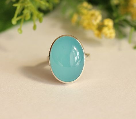 Aqua ring  Aqua stone ring  Chalcedony ring  Oval by Studio1980 Aqua Ring, Aqua Stone, Gemstone Ring Silver, Mom Ring, Chalcedony Ring, Ring Bezel, Aqua Chalcedony, Handmade Rings, Ring Oval