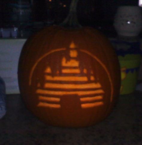 Disney Castle Pumpkin Carving, Pumpkin Castle Carving, Pumpkin Carving Ideas Disney Stencil, Disney Pumping Carving, Disney Themed Pumpkin Carving, Disney Pumpkin Carving Ideas, Pumpkin Carving Ideas Disney, Pumkin Carving Disney Castle, Disney Pumpkin Carving