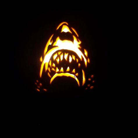 Jaws Pumpkin, Pumpkin Pumpkin Carving, Horror Pumpkin, Carving Templates, Pumpkin Carving Designs, Pumpkin Carvings, Pumpkin Carving Ideas, Pumpkin Carving Templates, Pumpkin Pumpkin