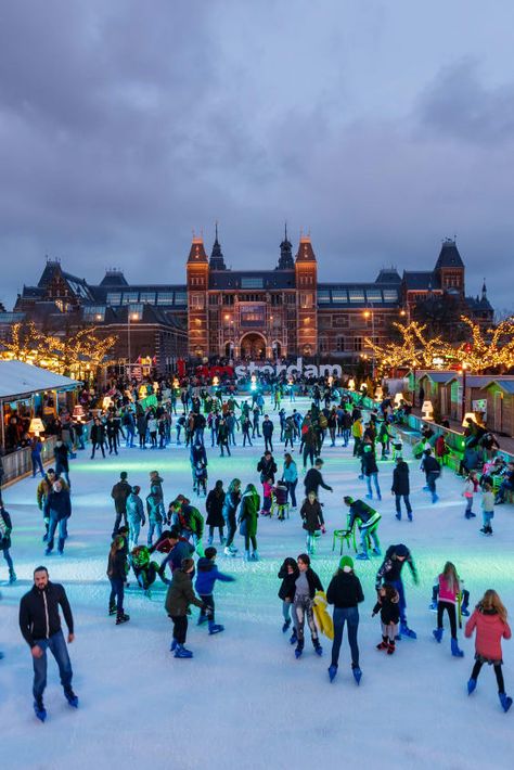 Amsterdam In Christmas, Amsterdam Aesthetic Christmas, Amsterdam At Christmas, Amsterdam Christmas Market, Amsterdam Christmas Aesthetic, Amsterdam Winter Aesthetic, Christmas In Netherlands, Amsterdam Aesthetic Winter, Amsterdam Markets