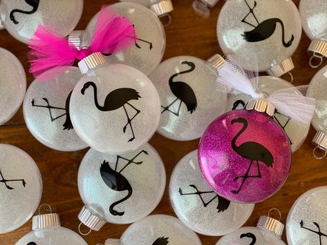 Glitter flamingo ornaments Diy Flamingo Ornament, Diy Flamingo, Flamingo Ornament, Flamingo Christmas, Christmas Ball, Glitter Christmas, Christmas Balls, Flamingo, Christmas Tree