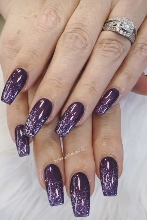 Purple Nails With Silver Tips, Dark Purple Ombre Nails Glitter, Purple Thanksgiving Nails, Plum Christmas Nails, Plum And Silver Nails, Amethyst Nails Designs, Dark Purple And Silver Nails, Dark Purple Fall Nails, Senior Nails