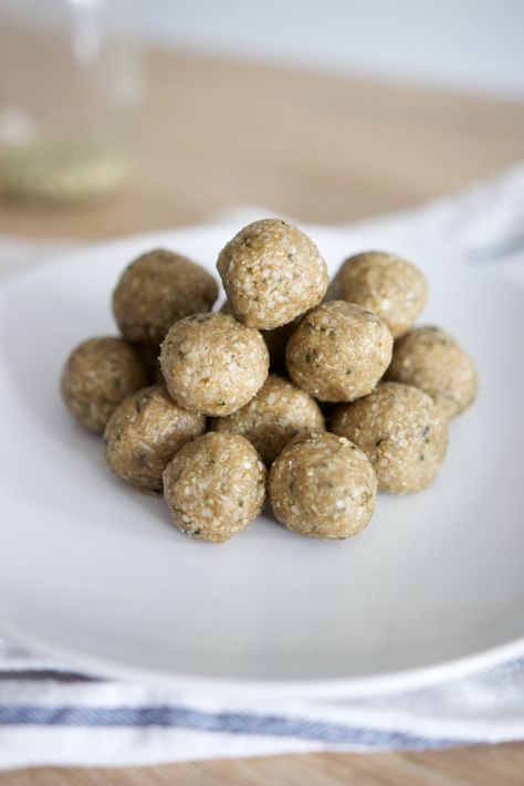 Vanilla Hemp Protein Bites • Meghan Livingstone Refined Sugar Free Desserts, Elimination Diet Recipes, Blood Sugar Balance, Healthier Treats, Protein Rich Snacks, Protein Balls Recipes, Protein Bar Recipes, Snack Bites, Hemp Protein