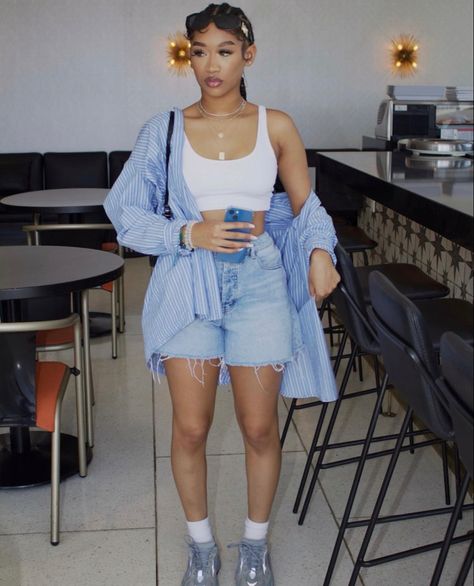 Medium Built Women Fashion Style, Grad Guest Outfit Ideas, Plus Size Baddie Outfits Summer Casual, Amusement Park Aesthetic Outfit, Zoo Date Outfit, Summer Fits Black Women, Zoo Outfit Summer, Park Date Outfit, Cute Summer Outfits Black Women