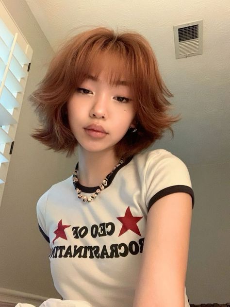 Short Y2k Haircut, Y2k Short Haircut, Short Haircuts Aesthetic, Y2k Haircuts Short, Short Grunge Hair, Short Hair Tomboy, Y2k Hairstyles, Hair Inspiration Short, Wolf Cut