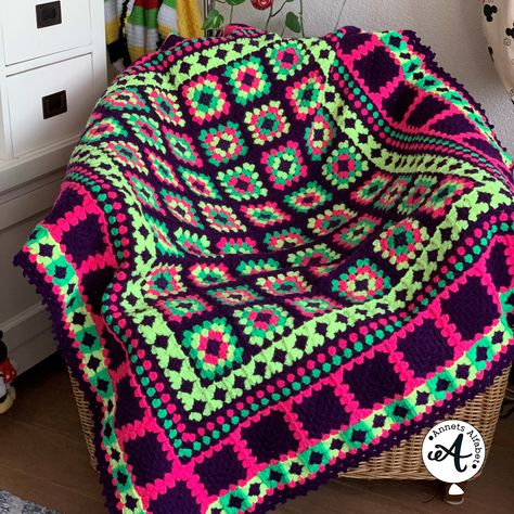 The crochet pattern of this granny square neon blanket is cheerful and full of pictures to crochet a beautiful blanket. Of course, you can choose which colors you like.  The blanket is 55 inch long and 47 inch wide . You can adjust it quite easily to your own wishes and sizes.  The blanket is crocheted with acrylic yarn.  What very helpful is, is  if you know how the join-as-you-go method works.  There are clear pictures, but study this first. The pattern is in English (US terms) and Dutch.  Tha Neon Granny Square Crochet, Neon Granny Square, Crochet Granny Square Blanket Colour Schemes, Neon Crochet Blanket, Neon Blanket, Granny Square Crochet Ideas, Crochet Pattern Granny Square, Pattern Granny Square, Christmas Crochet Blanket