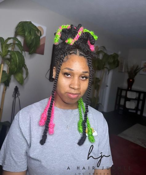 Green And Pink Braids, Invisible Locs, Pink Braids, Protective Style Braids, Baddie Outfits Ideas, Locs Hairstyles, Black Braids, Unique Hairstyles, Hair Pictures