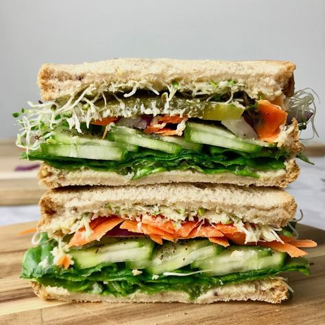 Cold Lunch Ideas For Work, Cucumber Hummus, Hummus Sandwich, Roasted Garlic Hummus, Garlic Hummus, Easy Sandwich Recipes, Cold Lunches, Vegan Lunches, Simple Sandwiches