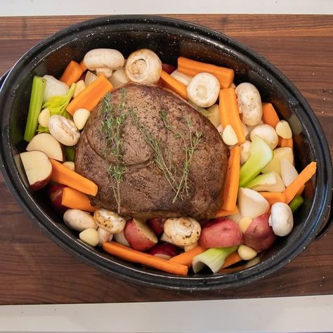 Roast Beef With Vegetables, Best Roast Beef Recipe, Oven Roast Beef, Roast Beef And Potatoes, Tender Roast Beef, Roast Beef Dinner, Beef And Vegetables, Sirloin Roast, Sirloin Tip Roast