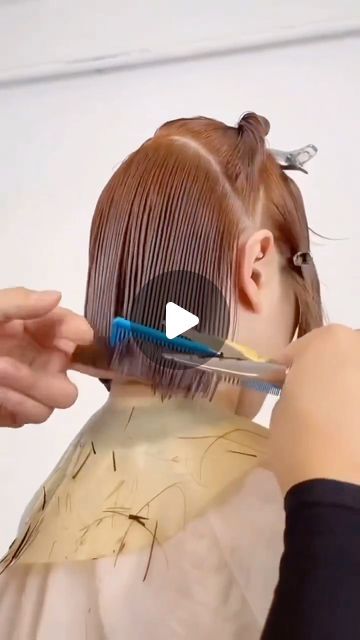 Easy Bob Haircut, Short Cropped Bob, Precision Cut Hair, Capcut Haircut, How To Cut Your Own Hair Bob At Home Short Hairstyles, How To Cut A Bob Yourself Step By Step, Bob Tutorial Haircut, Feathered Bob Haircut, Diy Bob Haircut At Home Step By Step