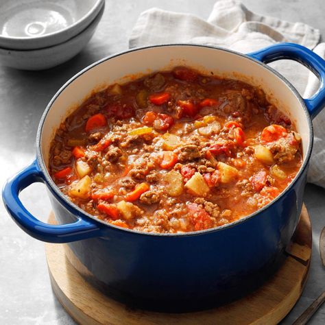 Hamburger Stew, Hamburger Soup, Dutch Oven Recipes, Dinner With Ground Beef, Stewed Tomatoes, Hamburger Recipes, Stuffed Pepper Soup, Stew Recipe, Potluck Recipes