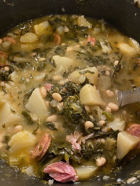 Collard Green Soup Recipe, Collard Greens And Potatoes, Soup With Collard Greens, Ham And Bean Soup With Collard Greens, Collard Greens Soup White Beans, Green Soup Recipes, Sausage And Collard Green Soup, Calde Verde Soup, Authentic Spanish Soups