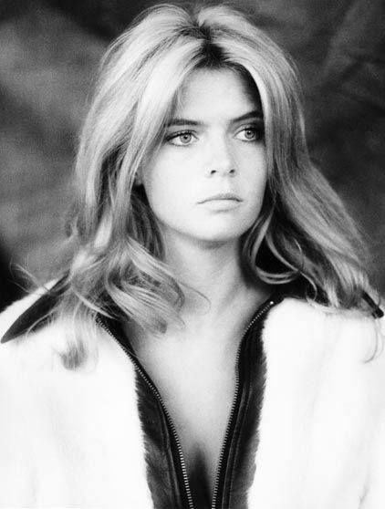 Young Meredith Baxter- Early 70's. Wow! Female Godesses, Kibbe Classic, Meredith Baxter, Leading Men, Famous Actors, Dramatic Classic, Cool Face, Family Ties, Farrah Fawcett