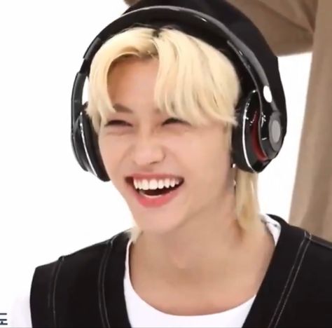 Felix With Headphones, Felix Headphones, Kids Headphones, Felix Lee, Lee Felix, Air Pods, Felix Stray Kids, Bluetooth Headphones, Pop Group