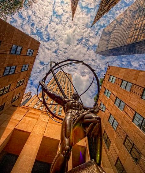 Sculptures in New York City - DuJour Voyage New York, Tall Buildings, I Love Nyc, Empire State Of Mind, Rockefeller Center, Foto Tips, City That Never Sleeps, Elle Magazine, Concrete Jungle