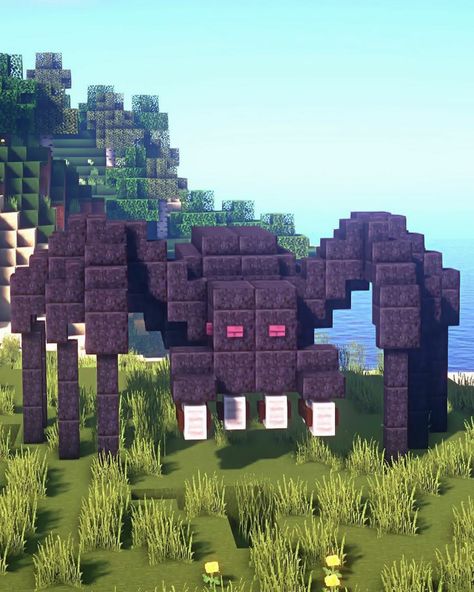 Minecraft Banner Designs Halloween, Minecraft Builds Halloween, Minecraft Bear Statue, Minecraft Nightmare Before Christmas, Minecraft Haunted House Ideas, Minecraft Gravestone Ideas, Minecraft Spider Build, Minecraft Kraken, Evil Minecraft Builds