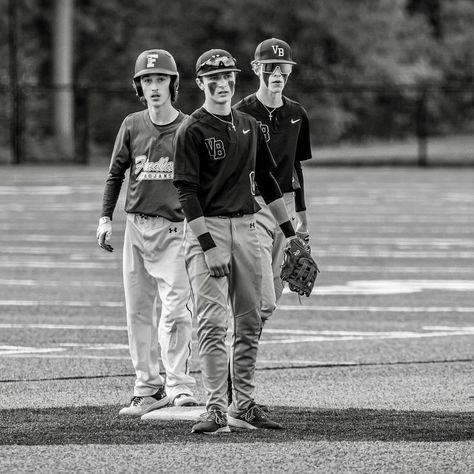 I started out with the intention of taking pictures of Senior night at a softball game, well the other team was late. Ran over and managed to get an inning and half or so of some JV action from the Findlay vs VB game. See the rest here. https://www.findlaysportsphoto.com @findlayhs_baseball #sportsphotography #hsbaseball #canonsports #canonusa #ourppa #nwohiophotographer Base Ball, Senior Night, Sports Photography, Taking Pictures, Softball, Baseball, Running, Quick Saves