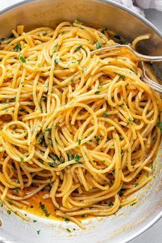 Garlic Butter Pasta, Quick Pasta, Butter Pasta, Parmesan Pasta, Garlic Butter Sauce, Pasta Dinners, Pasta Dinner Recipes, Yummy Pasta Recipes, Spaghetti Recipes