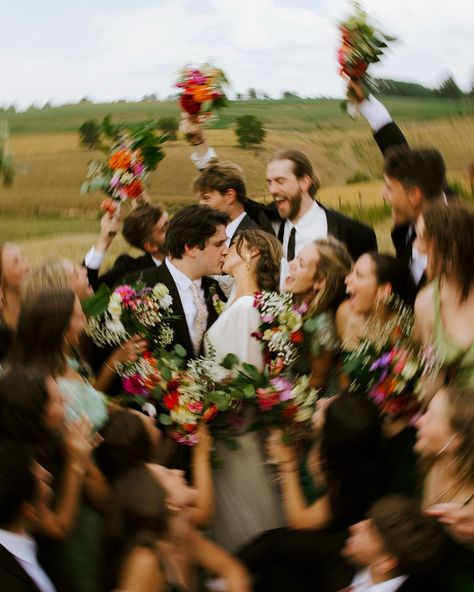 Get you a bridal party that cheers you on like this bridal party cheered on Christine + Ethan!! ✨👏 This bride lovedddd blurries, so what better time to showcase the energy of this bridal party than while they surrounded the couple after their I Do’s?! There’s something about blurry photos that makes you feel like you’re right there moving and cheering with them & I am here for it!!💃🏼 More up come from this sweet Steubenville & Pennsylvania wedding 💍 [blurry photos, big bridal party, Steub... Big Bridal Party, Blurry Photos, Cheer Party, Pennsylvania Wedding, I Am Here, Wedding Trends, Make You Feel, Pennsylvania, Bridal Party