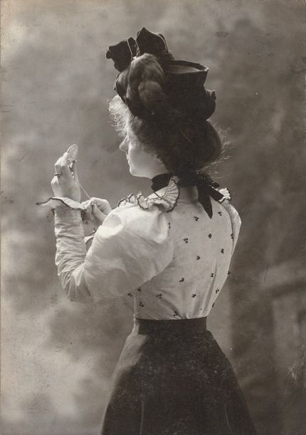 dots Corset And Skirt, 1900s Fashion, Gibson Girl, French Actress, Vestidos Vintage, Old Fashion, Edwardian Era, Edwardian Fashion, Pompadour