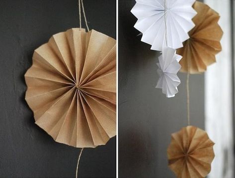 Loppelilla Kraft paper star Christmas ornaments Norway l Gardenista Wooden Chair Makeover, Norway Christmas, Christmas Neighbor, Christmas Decorations Cheap, Minimal Christmas, Noel Diy, Chair Makeover, Homemade Decor, Paper Ornaments