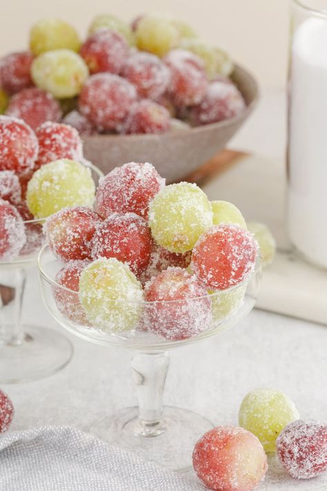 Prosecco vodka grapes are sweet little boozy treats that are soaked in sparkling wine and vodka then rolled in sugar. You only need 5 ingredients for these candied cocktail grapes! Vodka Grapes, Alcohol Fruit, Grape Vodka, Boozy Treats, Champagne Grapes, Sugared Grapes, Frozen Grapes, Grape Recipes, Infused Vodka