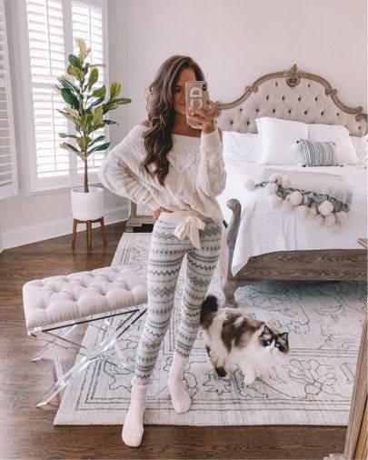 Cosy Day Outfit, Winter Pyjamas Nightwear, Cosy Christmas Outfit, Christmas Comfy Outfit, Cute Winter Pjs, Christmas Pj Outfit, Chill At Home Outfit, Christmas Cozy Outfit, Cute Winter Pajamas