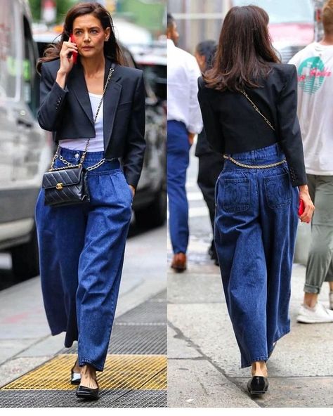 Wide Leg Pants Street Style, Cropped Outfits, Parisian Outfit, Style Wide Leg Jeans, Style Pic, Blazer Street Style, Wide Leg Pants Outfit, Denim Street Style, Barrel Jeans