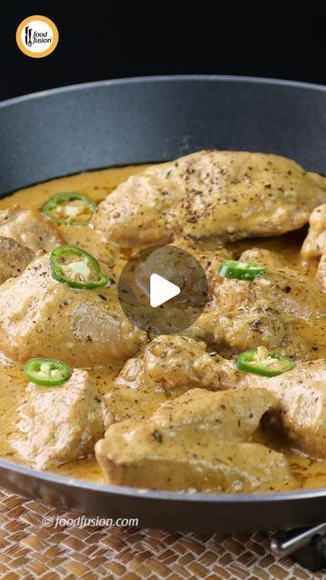 White Gravy Chicken, White Chicken Gravy, White Chicken Gravy Recipe, Chicken Gravy Recipe Indian, Chicken Kurma, White Curry, Chicken Gravy Recipe, White Gravy, Food Fusion